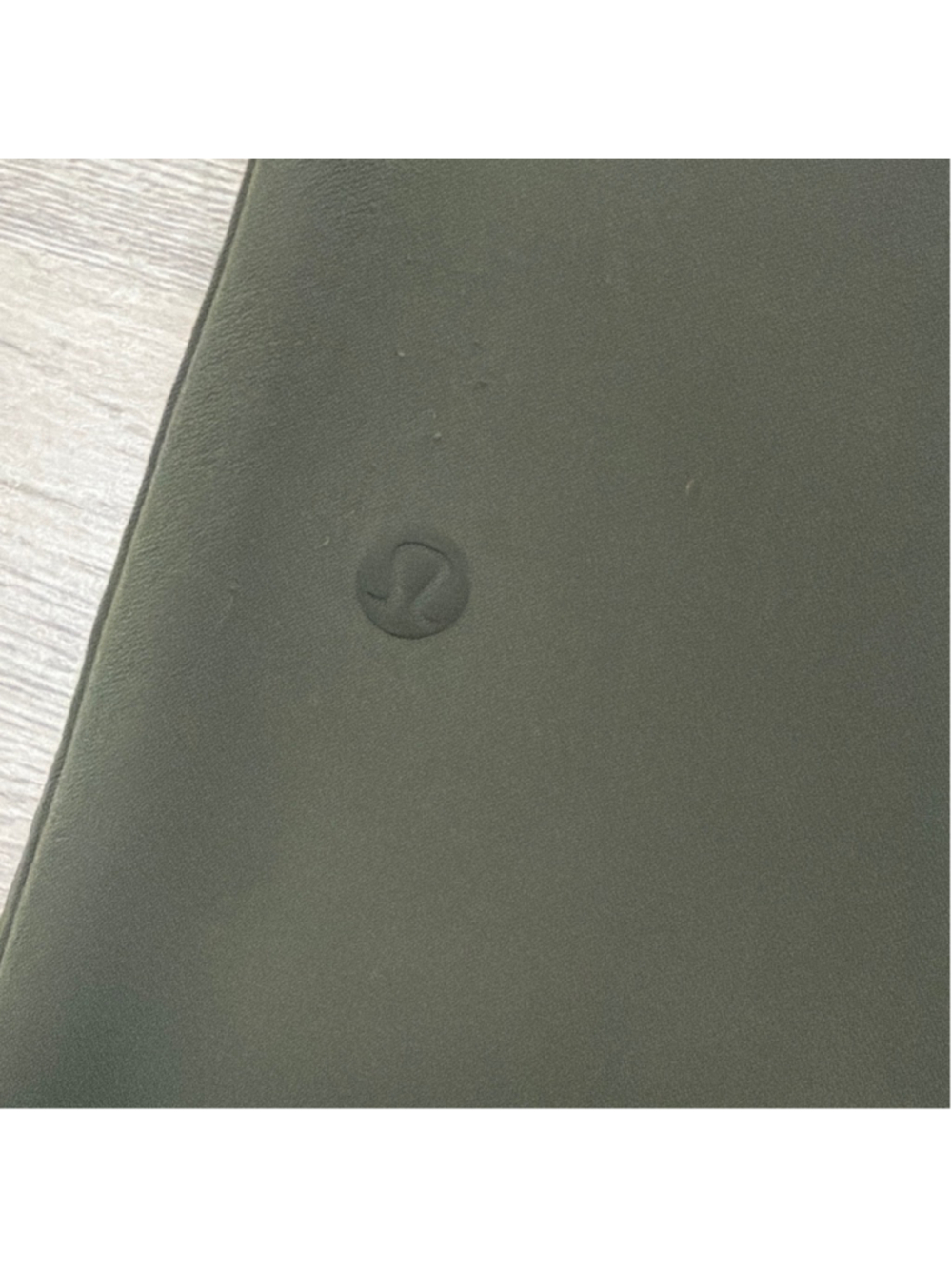 Lululemon 28” On The Move Dark Olive Joggers Sz 2! - Picture 10 of 10